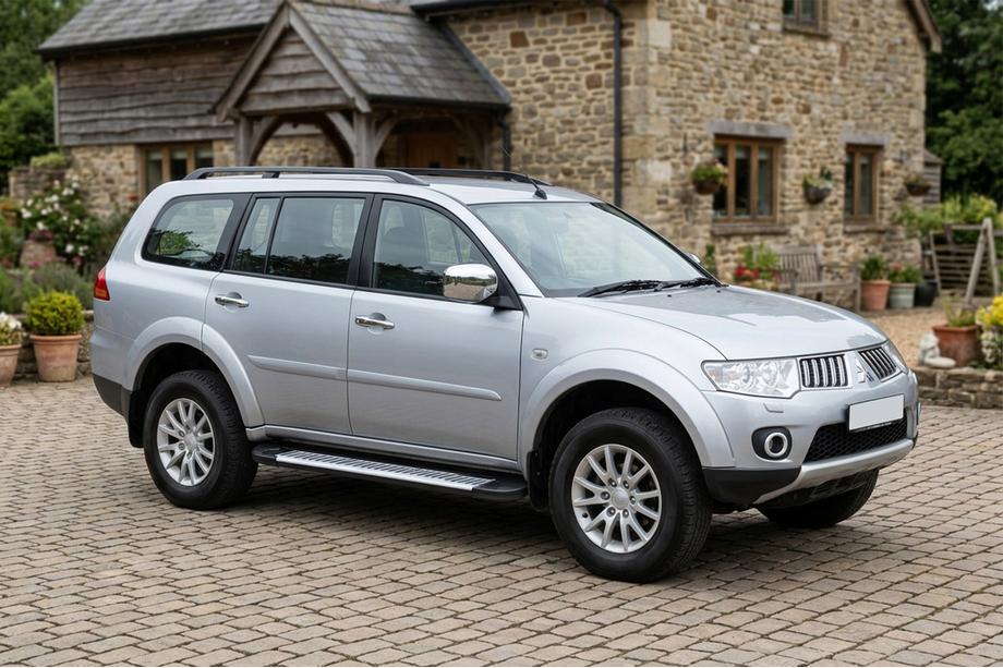 Mitsubishi Pajero Sport 2008–2015 Sidetrin Line (2 stk., aluminium) Image