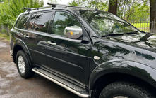 Mitsubishi Pajero Sport 2008–2015 Sidetrin Maydos V2 (2 stk., aluminium ↗ rustfrit stål) foto 4