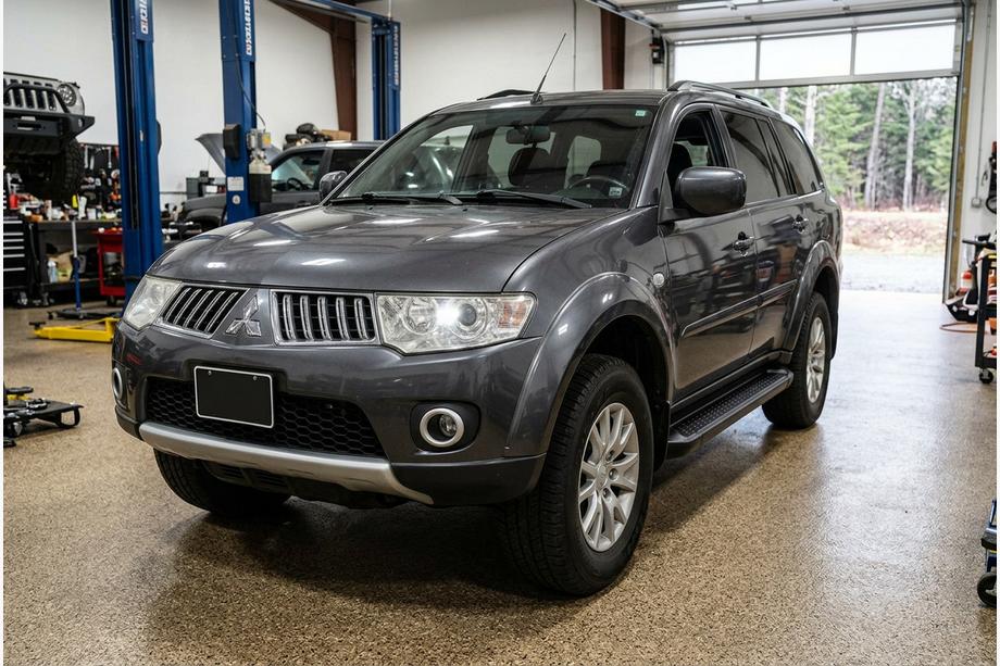 Mitsubishi Pajero Sport 2008–2015 Sidetrin Allmond Black (2 stk., aluminium) Foto 1