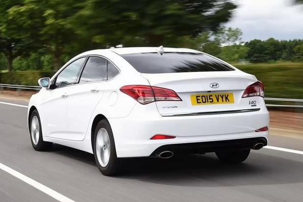 Restylet Hyundai i40-sedan Foto 6