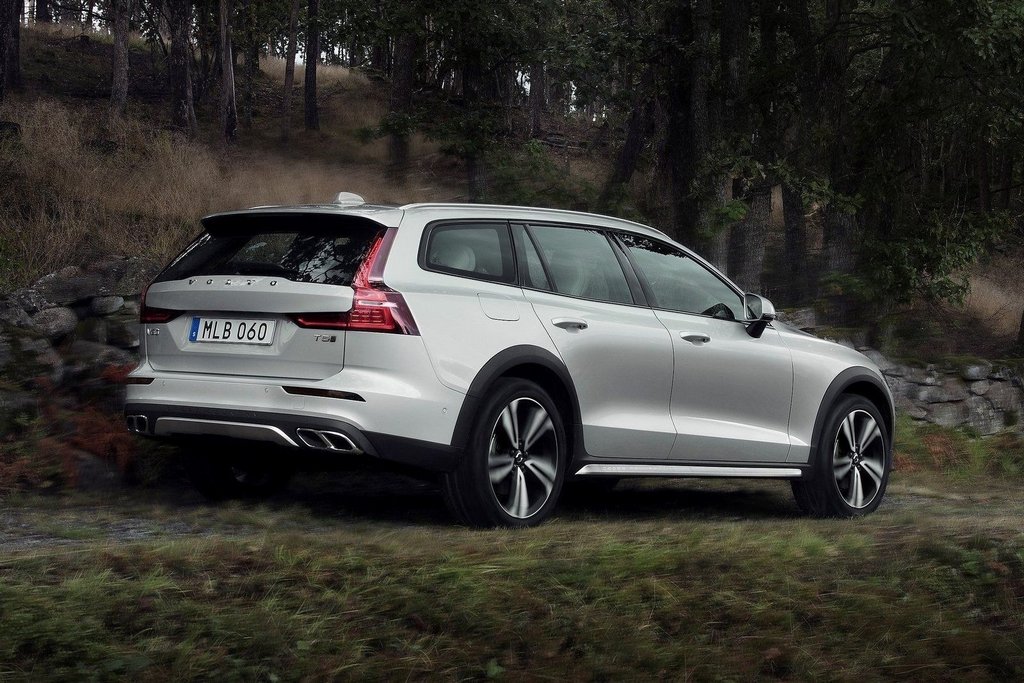 Anden generation af Volvo V60 Cross Country terrænstationcar
