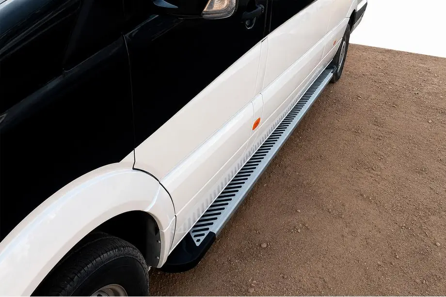 Mercedes Sprinter W907/W910 2018– Sidestrin Line (2 stk., aluminium) Image