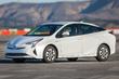 Fjerde generation af den hybride hatchback Toyota Prius foto 1