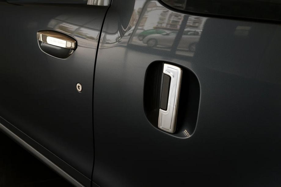 Dacia Dokker 2013–2022 Dørgrebsdæksler (4 stk., rustfrit stål) OmsaLine - italiensk rustfrit stål Image