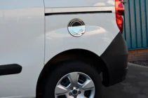 Opel Combo 2012–2018 Tankklap cover (rustfrit stål) foto 3
