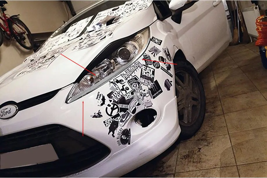 Ford Fiesta 2008–2017 Krom forlygterammer (2 stk., plast) Image