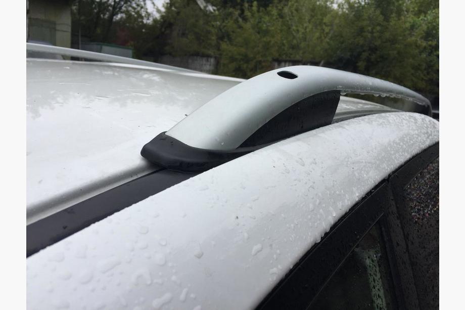 Toyota Rav 4 2006–2013 Skyport tagrælinger (grå) Kort akselafstand Foto 12