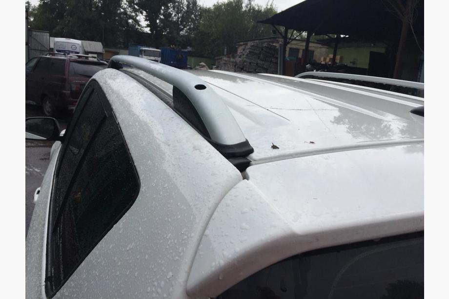 Toyota Rav 4 2006–2013 Skyport tagrælinger (grå) Kort akselafstand Foto 7