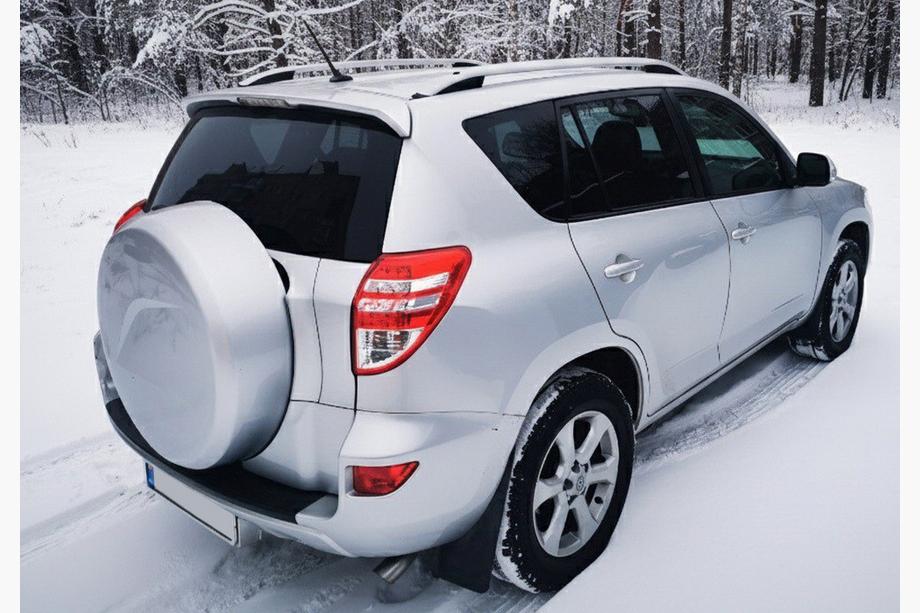 Toyota Rav 4 2006–2013 Skyport tagrælinger (grå) Kort akselafstand Foto 2