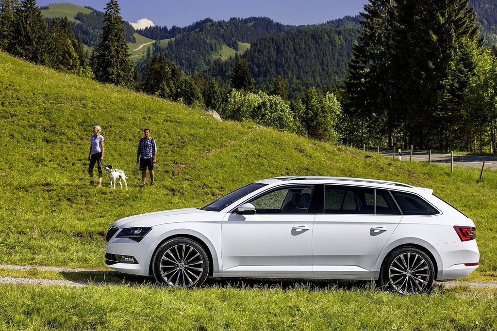 Test af tredje generation Skoda Superb Combi stationcar