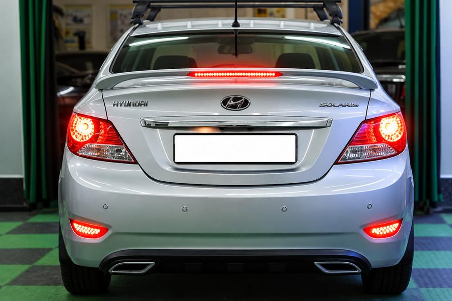 Hyundai Accent 2011–2017 Niken V2 spoiler (til lakering) Image