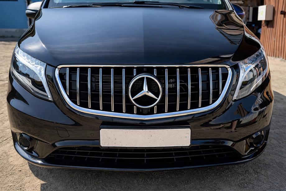 Mercedes Vito/V-klasse W447 2014– Frontgrill GT Panamericana Chrome (2014-2023 til Vito W447) Image