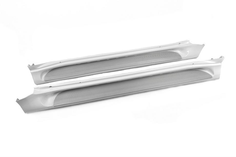 Toyota Land Cruiser Prado 150 2009–2023 GX-style sidetrin (2 stk., aluminium) Hvid farve (grå trinbræt) Foto 13