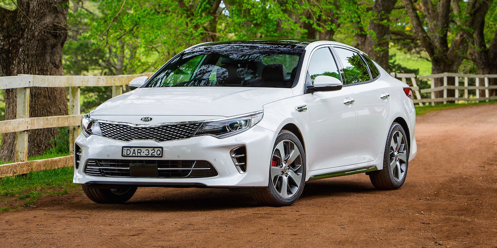 Test af den kraftfulde sedan KIA Optima GT