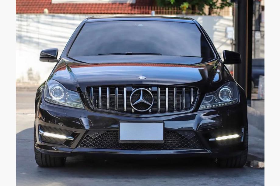 Mercedes C-class W204 2007–2015 GT Panamericana frontgrill Image