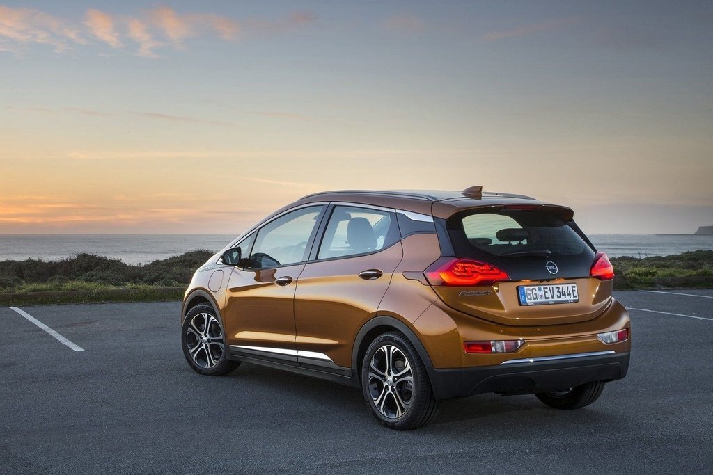 Elektrisk hatchback Opel Ampera-e