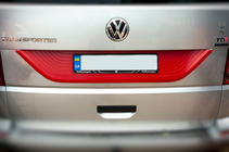 Volkswagen T6 2015–2024 Plastliste til bagklap Sort foto 4