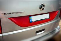 Volkswagen T6 2015–2024 Plastliste til bagklap Sort foto 2