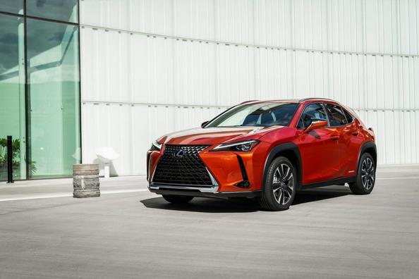 Hybridversion af crossoveren Lexus UX 250h