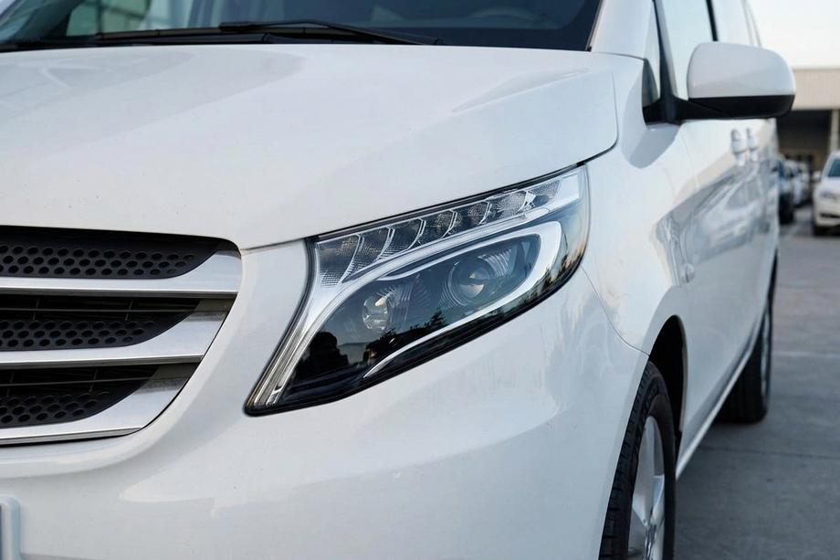 Mercedes Vito/V-klasse W447 2014– Forlygter med LED-moduler, V-class design (til Vito, 2 stk.) Foto 2