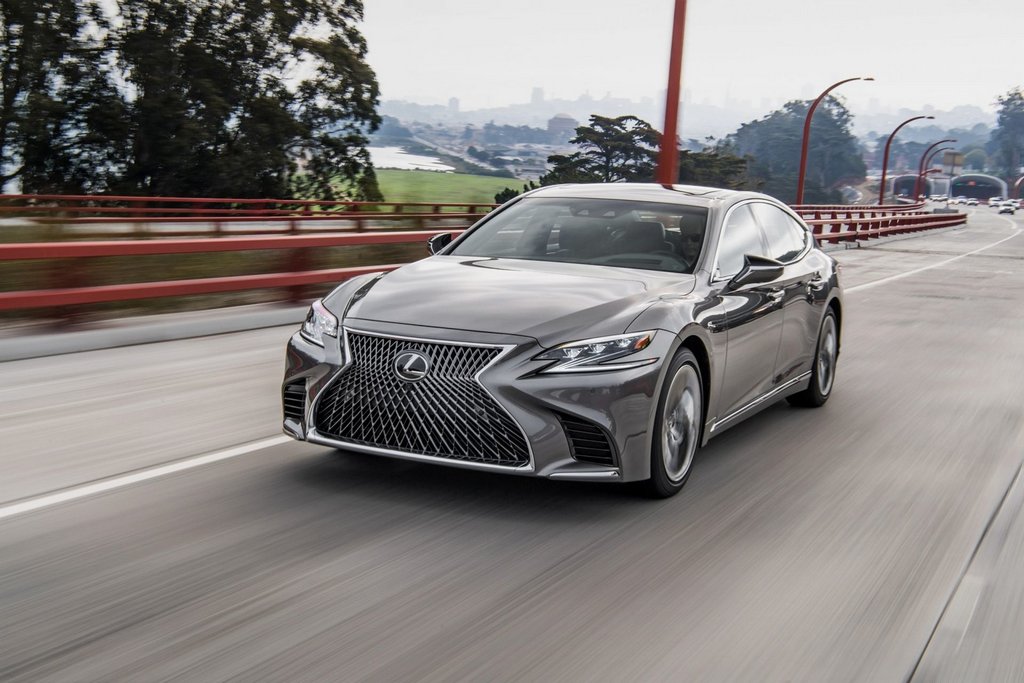 Test af femte generation Lexus LS sedan