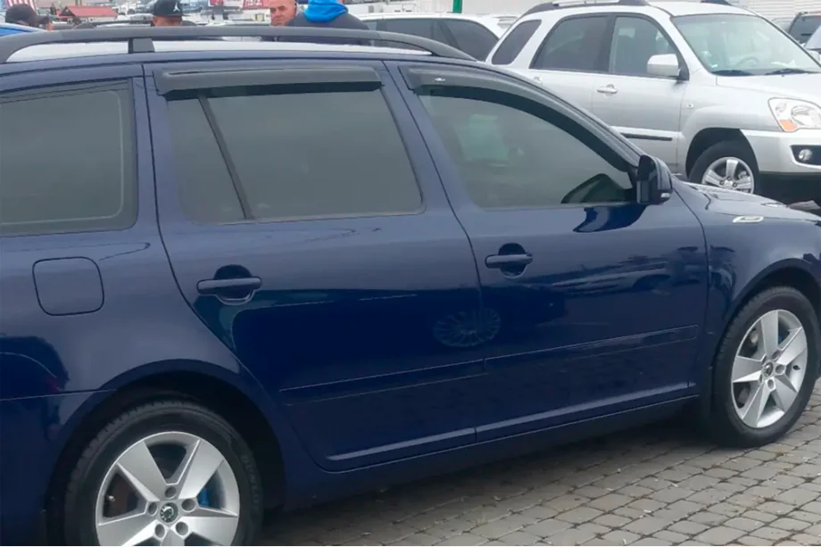 Skoda Octavia II A5 2010–2013 Vindafvisere SW (4 stk., HIC) Image
