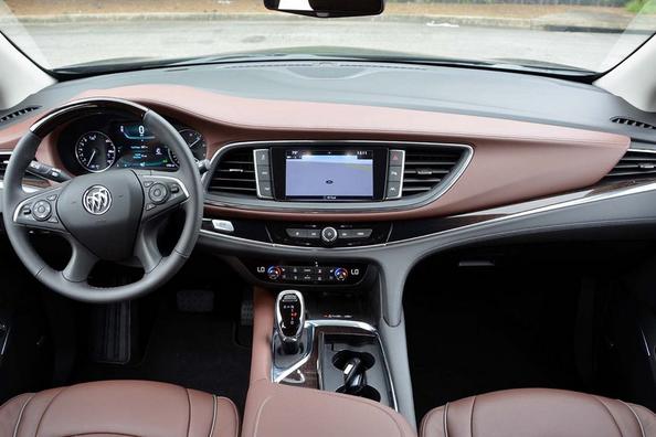 Anmeldelse af crossoveren Buick Enclave Foto 5