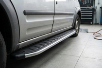 Ford Connect 2006–2009 Fullmond sidetrin (2 stk., aluminium) foto 1