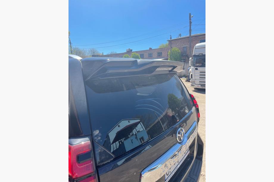 Toyota Land Cruiser Prado 150 2009–2023 Spoilerindsats (monteres oven på original spoiler) Foto 7