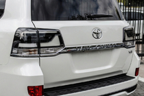 Toyota Land Cruiser 200 2007–2021 Baglygter 2016+ (Executive Black) foto 1