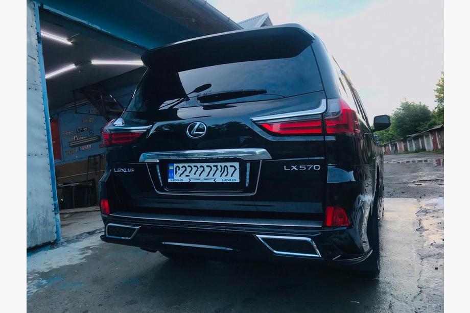 Lexus LX570/450d 2008–2022 Endekapper til bagkofanger (2016+, 2 stk) Foto 3