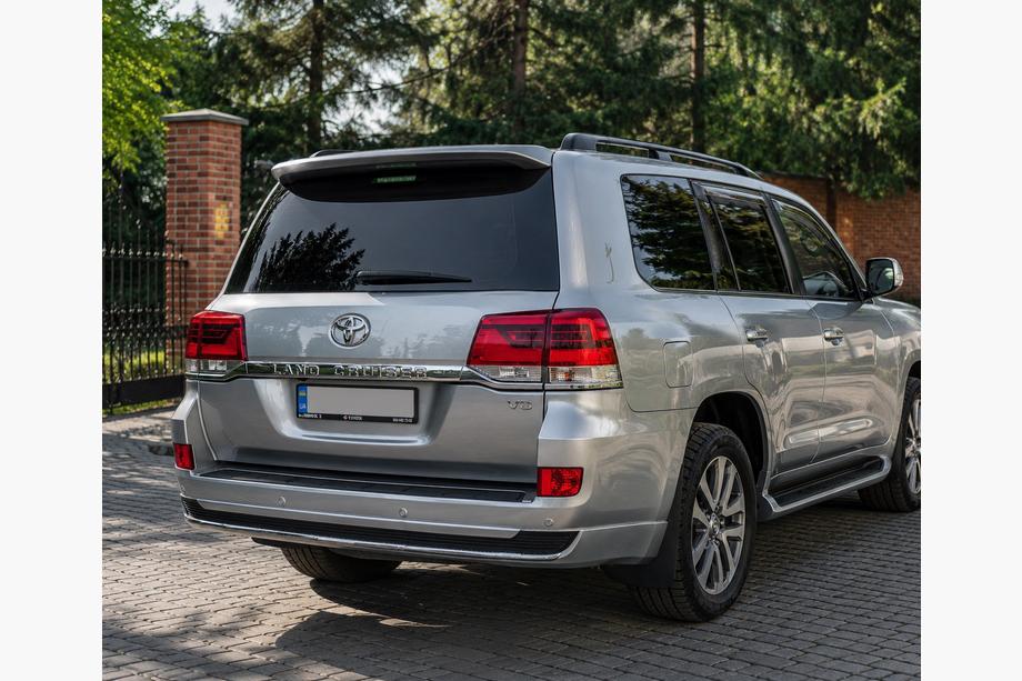 Toyota Land Cruiser 200 2007–2021 Komplet bodykit 2016-2021 (Executive 2019) Foto 3