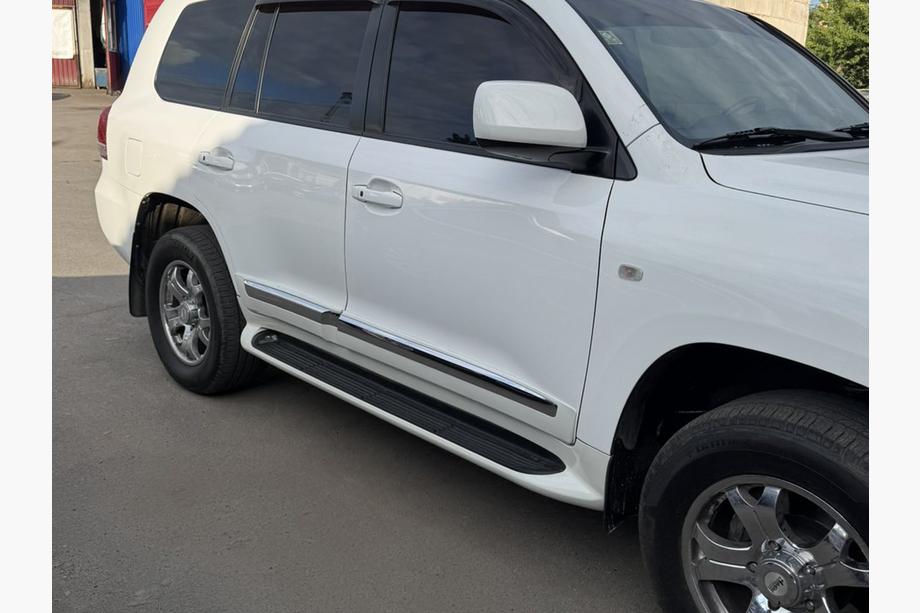 Toyota Land Cruiser 200 2007–2021 Sæt dørlister (2008-2016) Foto 5