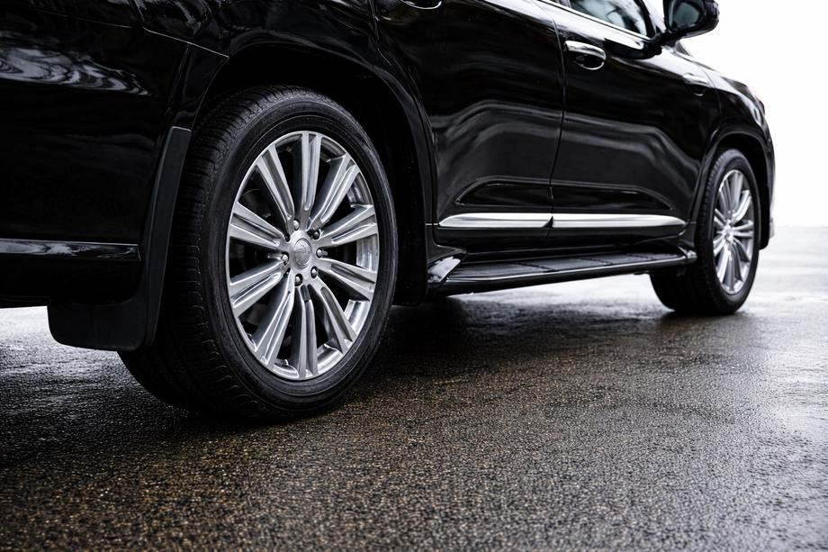 Lexus LX570/450d 2008–2022 Dørlister (design 2016+) Foto 3