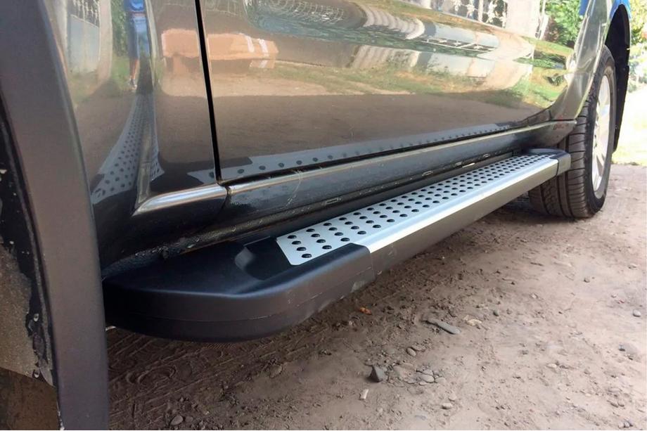 Nissan Pathfinder R51 2005–2014 Sidetrin Allmond Grey (2 stk., aluminium) Foto 1