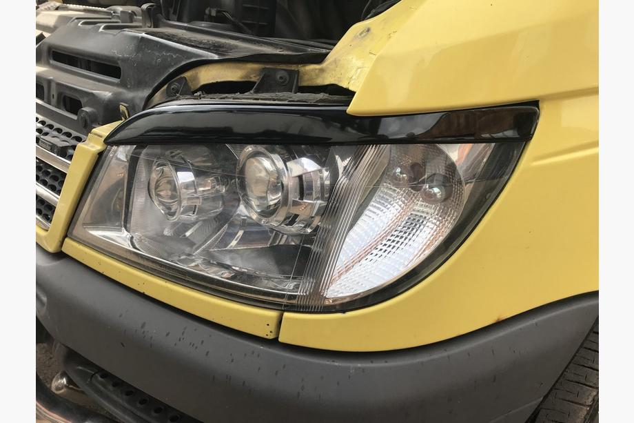 Mercedes Sprinter W901/902/903/904/905 1995–2006 Øjenlåg til forlygter (sort, ABS, 2000-2006) Sort højglans Foto 3