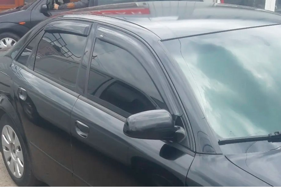 Audi A4 B6 2000–2004 Vindafvisere til vinduer Sedan (4 stk., HIC) Image