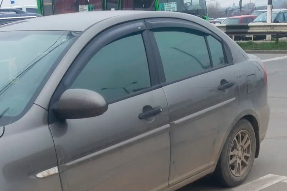Hyundai Accent 2006–2010 Vindafvisere til sideruder (4 stk., HIC) Foto 6