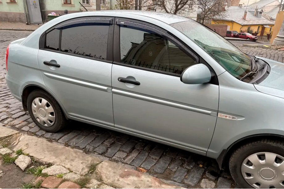 Hyundai Accent 2006–2010 Vindafvisere til sideruder (4 stk., HIC) Foto 2