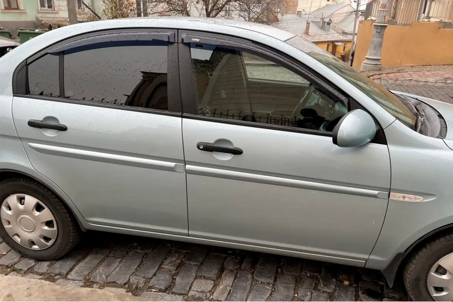 Hyundai Accent 2006–2010 Vindafvisere til sideruder (4 stk., HIC) Foto 1