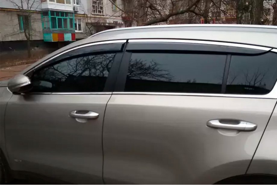Kia Sportage 2015–2021 Vindafvisere til sideruder med kromliste (4 stk., HIC) Image