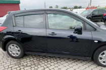 Nissan Tiida 2004–2011 Vindafvisere til vinduer HB (4 stk., HIC) foto 4