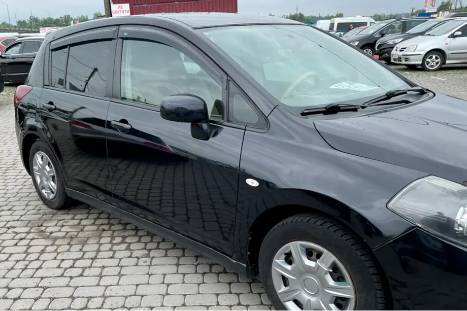 Nissan Tiida 2004–2011 Vindafvisere til vinduer HB (4 stk., HIC) Image