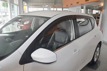 Nissan Tiida 2011–2014 Vindafvisere til vinduer HB (4 stk., HIC) foto 1