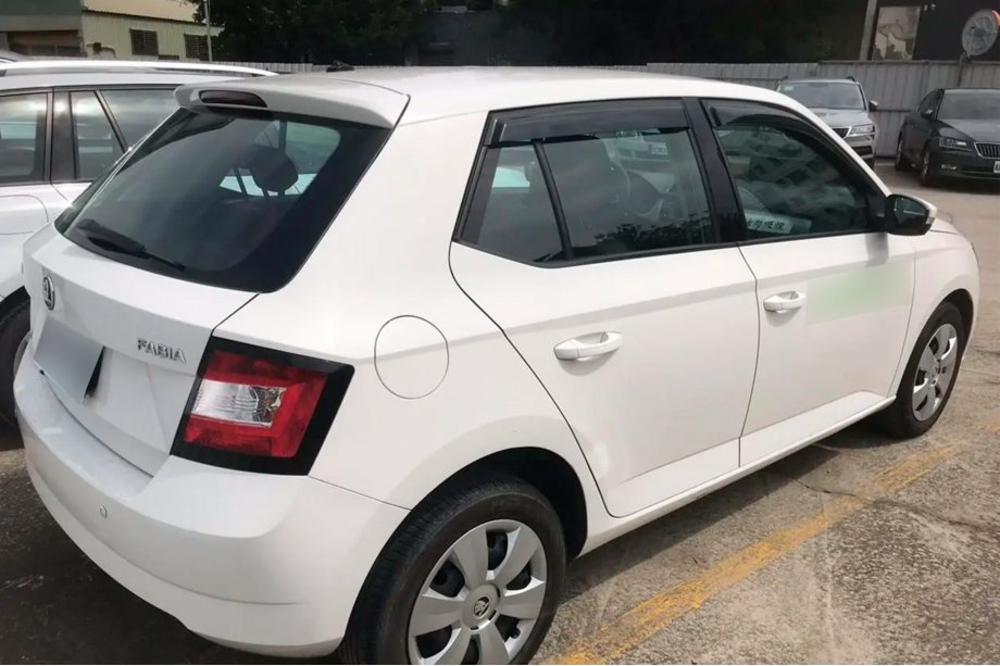 Skoda Fabia 2014–2021 Vindafvisere til vinduer HB (4 stk., HIC) Foto 3