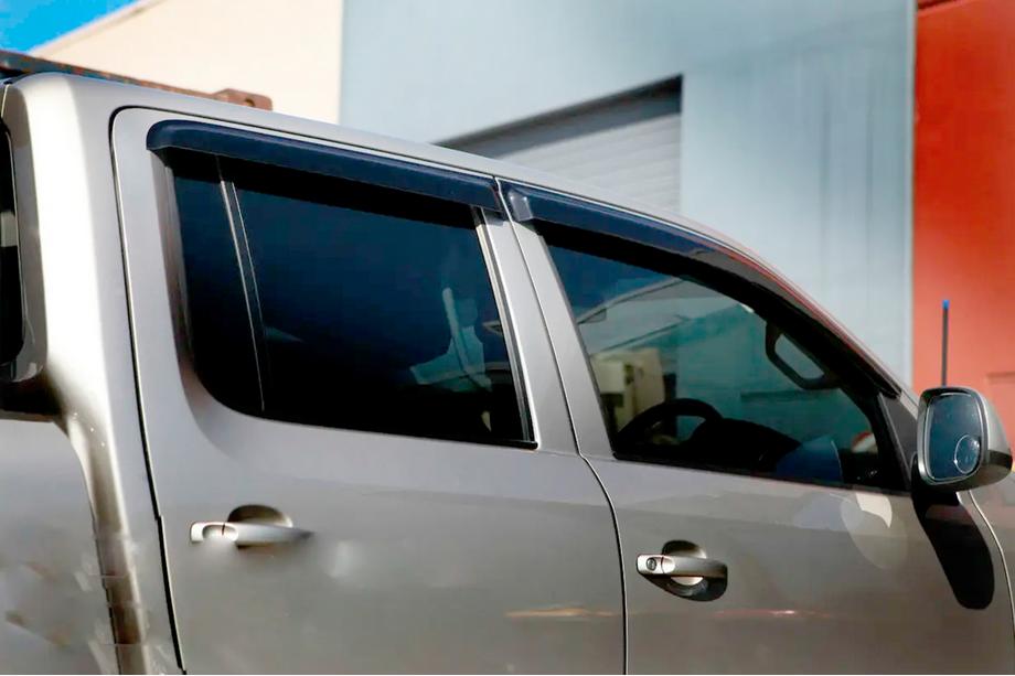 Volkswagen Amarok 2010–2022 Vindafvisere til sideruder (4 stk., HIC) Foto 7