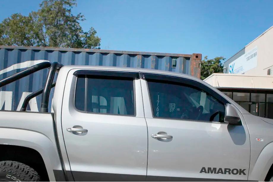 Volkswagen Amarok 2010–2022 Vindafvisere til sideruder (4 stk., HIC) Foto 3