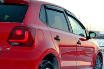 Volkswagen Polo 2010–2017 Vindafvisere til vinduer HB (4 stk., HIC) foto 2