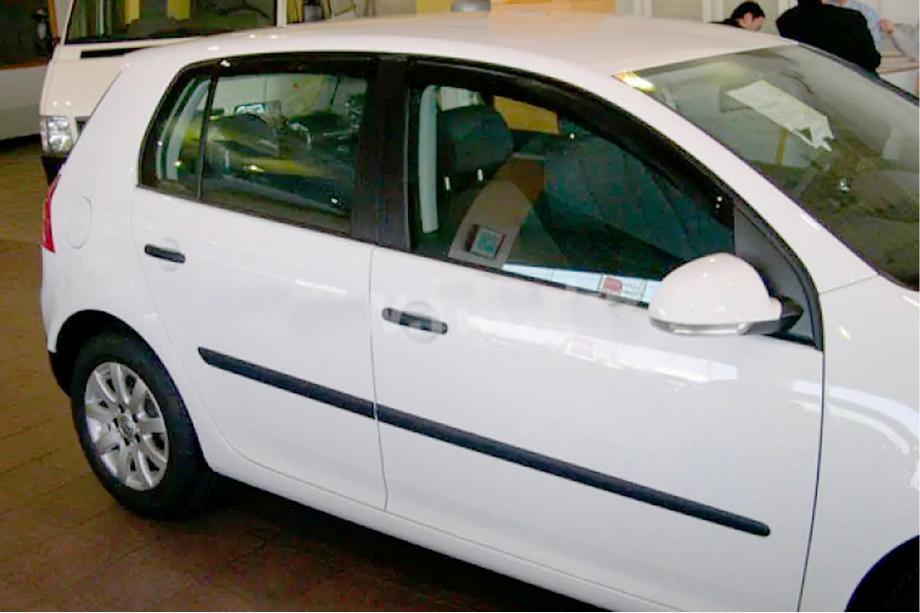 Volkswagen Polo 2010–2017 Vindafvisere til vinduer HB (4 stk., HIC) Image
