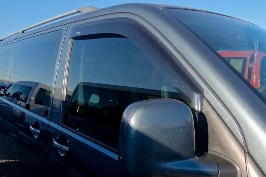 Volkswagen T5 Caravelle 2004–2010 Vindafvisere til sideruder (2 stk., HIC) Foto 10